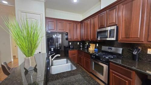 Woodlake - Briar Meadow House | Private Jacuzzi Galleria Escape Sleeps 7