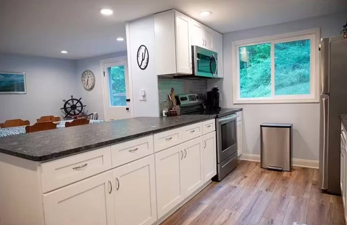 Hammondsport House | Private Keuka lake home with 4 acres of land and 70 ft of lake frontage