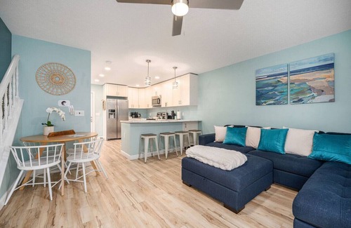 South Gull Lake House | Private King Room on Gull Lake