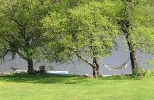 Delhi Cottage | Private Lake at Rippling Waters One Room Cabin