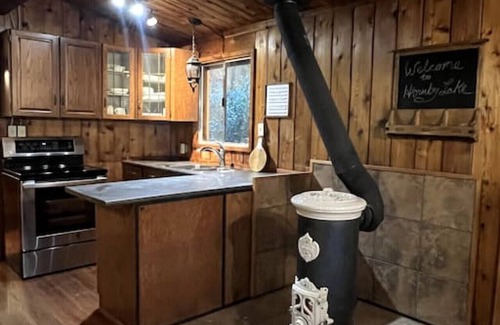 Sardis Cabin | Private Lake Front Cabin for 4