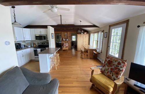 Centerville Cottage | Private Lake Front Cottage