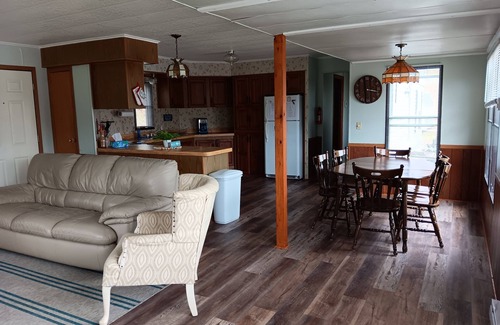 Angola Cottage | Private Lake Getaway on exclusive Perch Lake