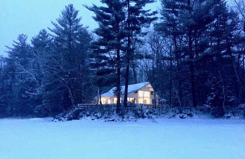Canton House | Private Lake House, Firepit & Amazing Sunset Views