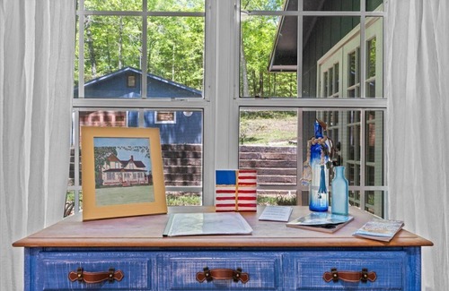 Jack Cottage | Private Lake House near Enterprise