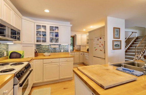 Northport House | PRIVATE LAKE MICHIGAN WATERFRONT HOME