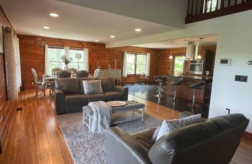 Morganton House | Private Lake Waterfront+ Dock, Sauna, Hot Tubn
