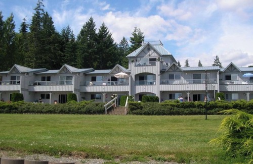 Shawnigan Lake Condo | Private Lakefront condo at the Shawnigan Lake Beach Resort.
