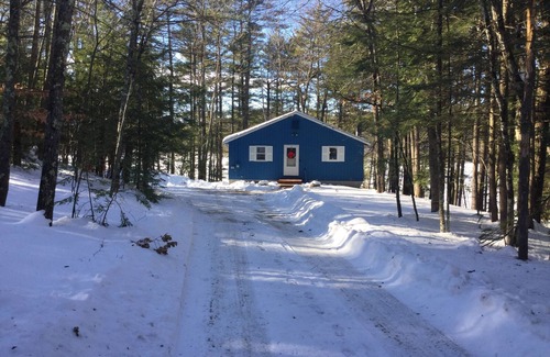 Lake Arrowhead Cottage | Private Lakefront Cottage A Step Away from a Large Sandy Beach!