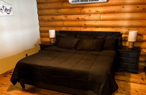 Georgian Bluffs Cabin | Private Lakefront Cabin. Fishing & ATVTrail access. Fall colour, Bruce Peninsula