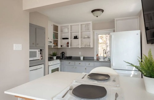 Halifax County House | Private Lakefront Escape | Swim, Sip Wine & Stargaze | 25 Mins to Halifax