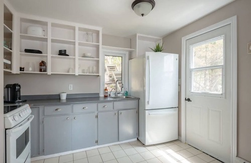 Halifax County House | Private Lakefront Escape | Swim, Sip Wine & Stargaze | 25 Mins to Halifax