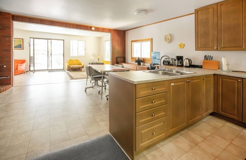 Frontenac Cottage | Private Lakefront Escape Near Frontenac Park – Unplug, Unwind, Relax!