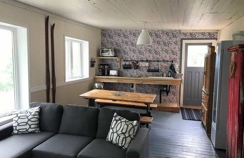 Guerin Cottage | Private Lakefront Family Cottage