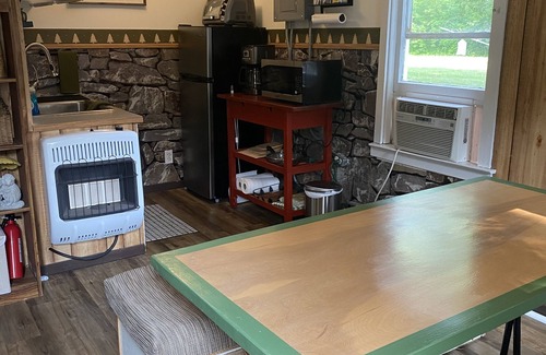 Ogemaw County RV Rental | Private lakeside campground and cabins for groups up to 30! Pet friendly
