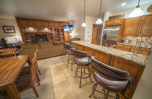 Mountain House Condo | Private landry and quick walk to the slopes!