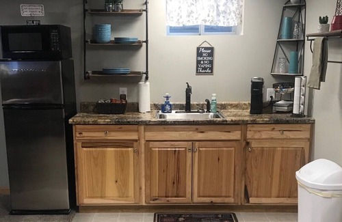 Otterbien Home House | Private Large Suite, cozy, quiet & close to I-75