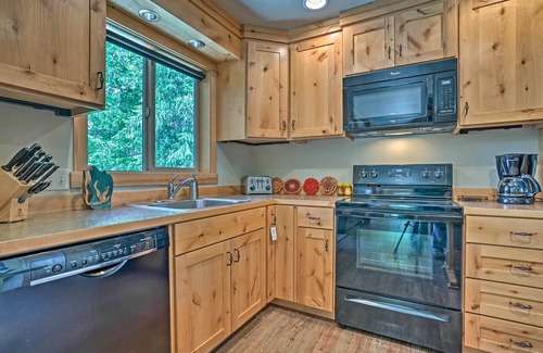 Leavenworth Cabin | Private Leavenworth Cabin w/Mtn Views & Fire Pit