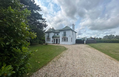 North Hykeham House | Private Lincoln Retreat - 4 Bedroom House