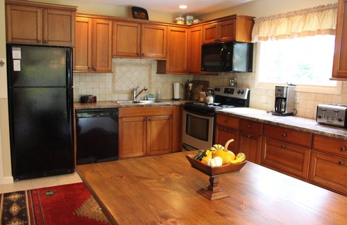 Morrisville House | Private Location, Fireplace, WiFi, AC, Minutes to Stowe Village