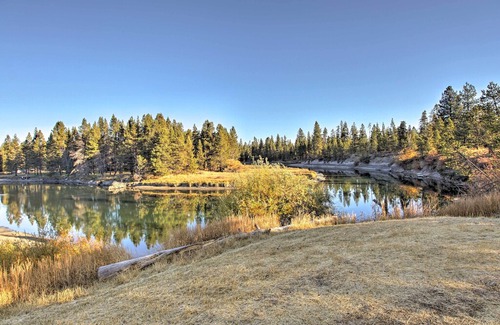 Oregon Water Wonderland Cabin | Private Log Cabin in Bend w/ Deschutes River View!