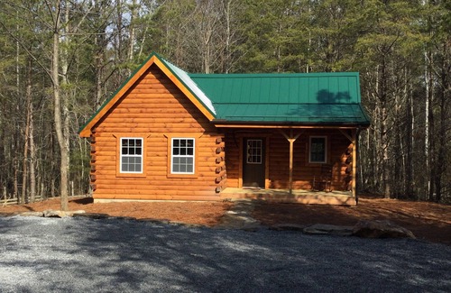 Fletcher Cabin | Private log cabin on 3.5 acres
