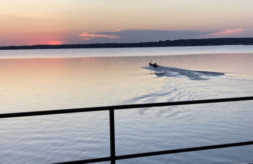 Granbury House | Private, Lush Lakefront House with Deepwater Dock and Shore