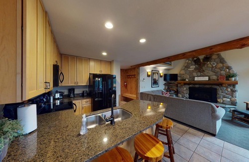 Lutsen House | Private Lux 5-Bedroom Ski-In/Ski-Out Resort Home @ Lutsen with Lake Views.