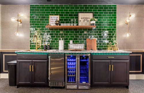 Bardstown House | Private Lux Lodge~3 Mi to Bardstown~SpkEZ~Hot Tub