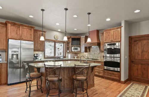 Woodland Park House | Private Lux Mtn Estate*Hot tub*