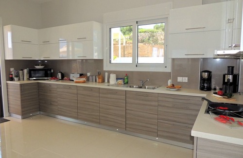 Plaka Villa | Private Luxury 3 Bedroom Villa With Infinity Pool, Games Room & Fantastic Views