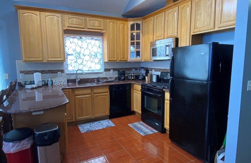 West Side Apartment | Private luxury apartment/close to NYC/free wifi+parking/