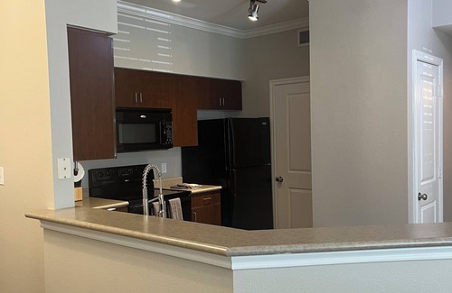 The Colony Apartment | PRIVATE LUXURY APARTMENT with THE ADVANTAGE OF RESORT-LIKE AMENITIES