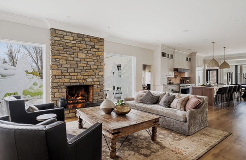 Simpsonville House | Private, Luxury Estate: PGA/Retreats/Derby
