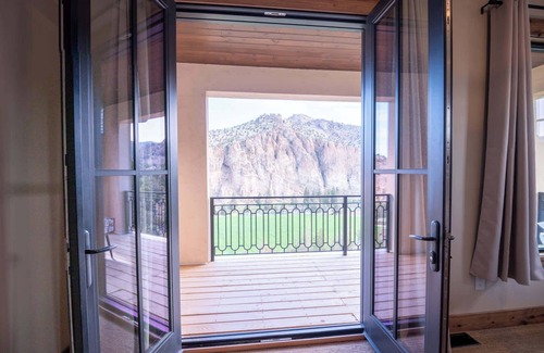 Terrebonne House | Private Luxury Home On Crooked River