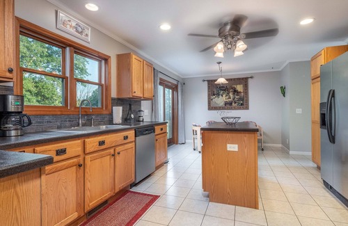 Bridgman House | Private Luxury Lake MI Retreat on 2 acres w/Hot Tub - Close to Beaches/Wineries