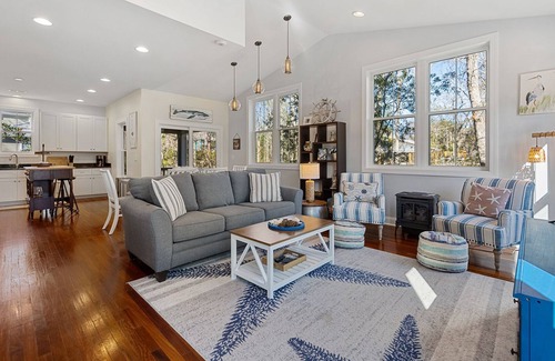Pawleys Island House | Private Luxury Pawleys Island Home in Prime Location with Gourmet Kitchen!