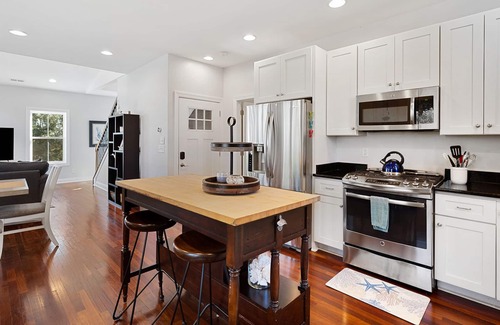 Pawleys Island House | Private Luxury Pawleys Island Home in Prime Location with Gourmet Kitchen!