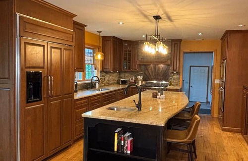 Verbank House | Private Luxury Retreat: Pool, Hot tub, & more!