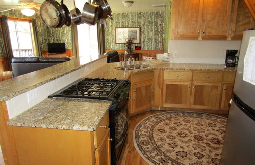 Stanley Cabin | Private Luxury River Cabin on the Bank of the Shenandoah River