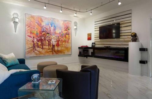Eureka Springs Historic District Apartment | Private Luxury Suite with Hot Tub Downtown Eureka Springs