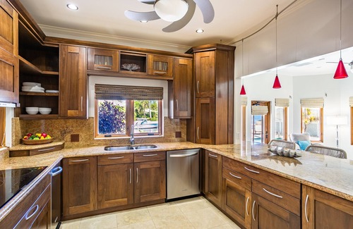Seven Mile Beach Villa | Private Luxury Waterfront Villa with Pool