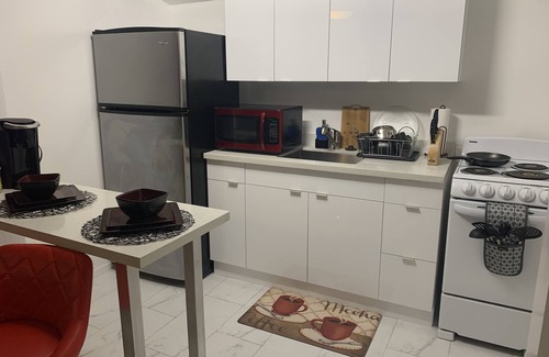 Las Vegas Apartment | 🦋Private Master Room with sharedPool Access , Max 2 Guests.