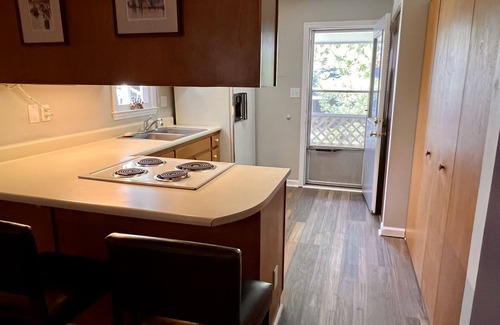 Wilmington House | Private midtown getaway 10 mins from Downtown & Wrightsville Beach.