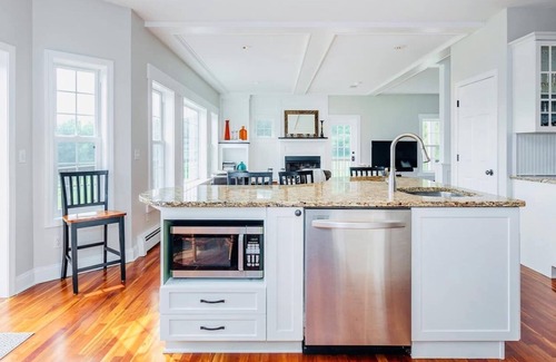 Sherman House | Private, Modern Farm Estate Near Candlewood Lake - Seeking Sept-May '24 Renter