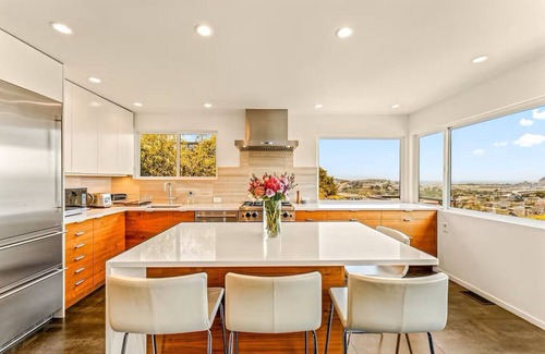 Bernal Heights House | Private Modern House: Stunning Views & Backyard