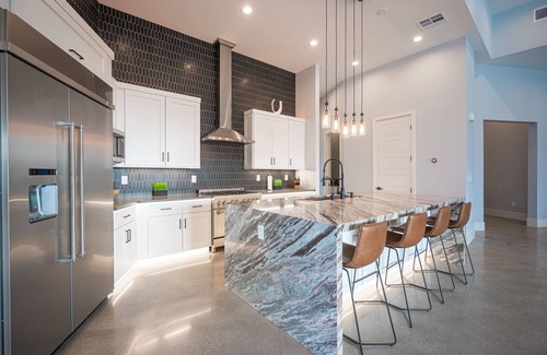 Enterprise House | Private Modern Luxury Home Custom Built with Pool and Hot tub 14Mins to LV BVLD