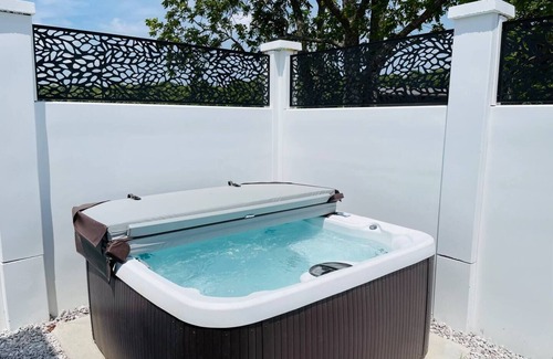 Umber View Heights House | Private modern luxury vacation rental