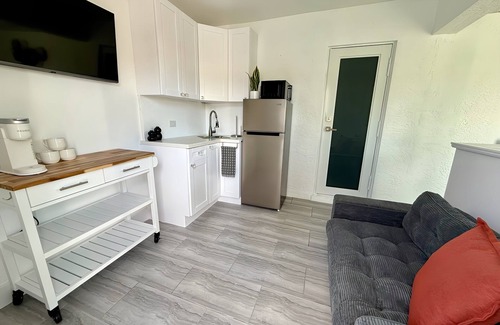 Rural Estates Apartment | Private modern Oasis W kitchen & parking in beautiful Naples with AC