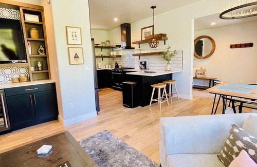 Central Colorado Springs House | Private Modern Oasis Hot Tub Pikes Peak Views Secluded